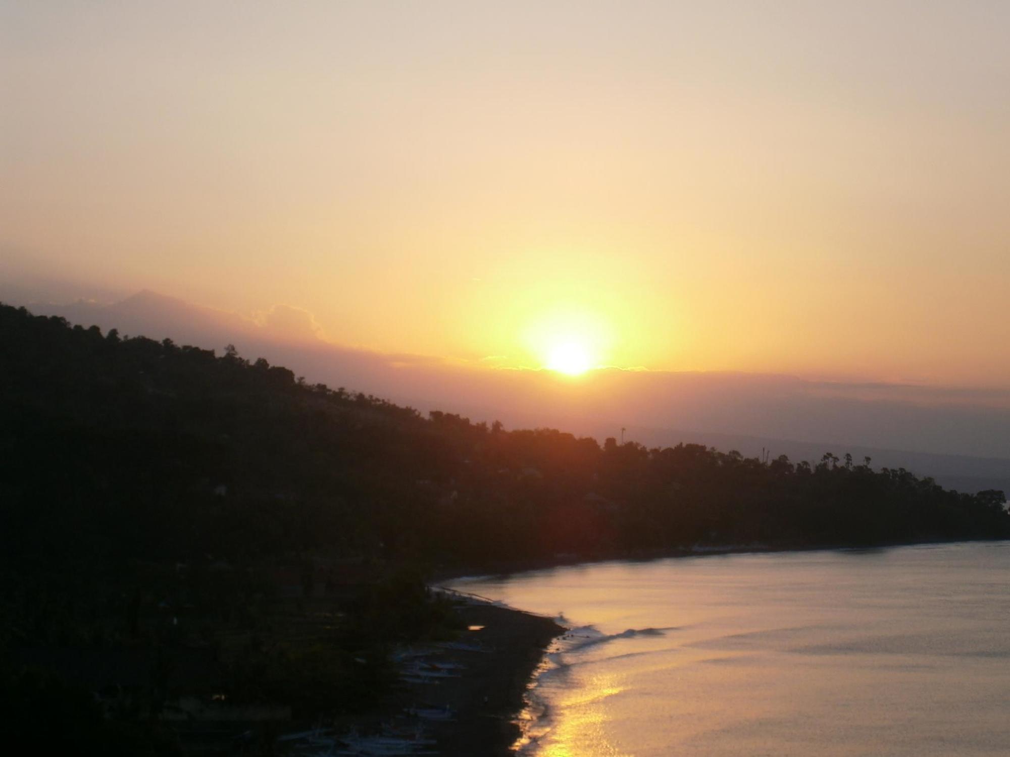 Waenis Sunset View Hotel And Restaurant, Amed, Bali المظهر الخارجي الصورة