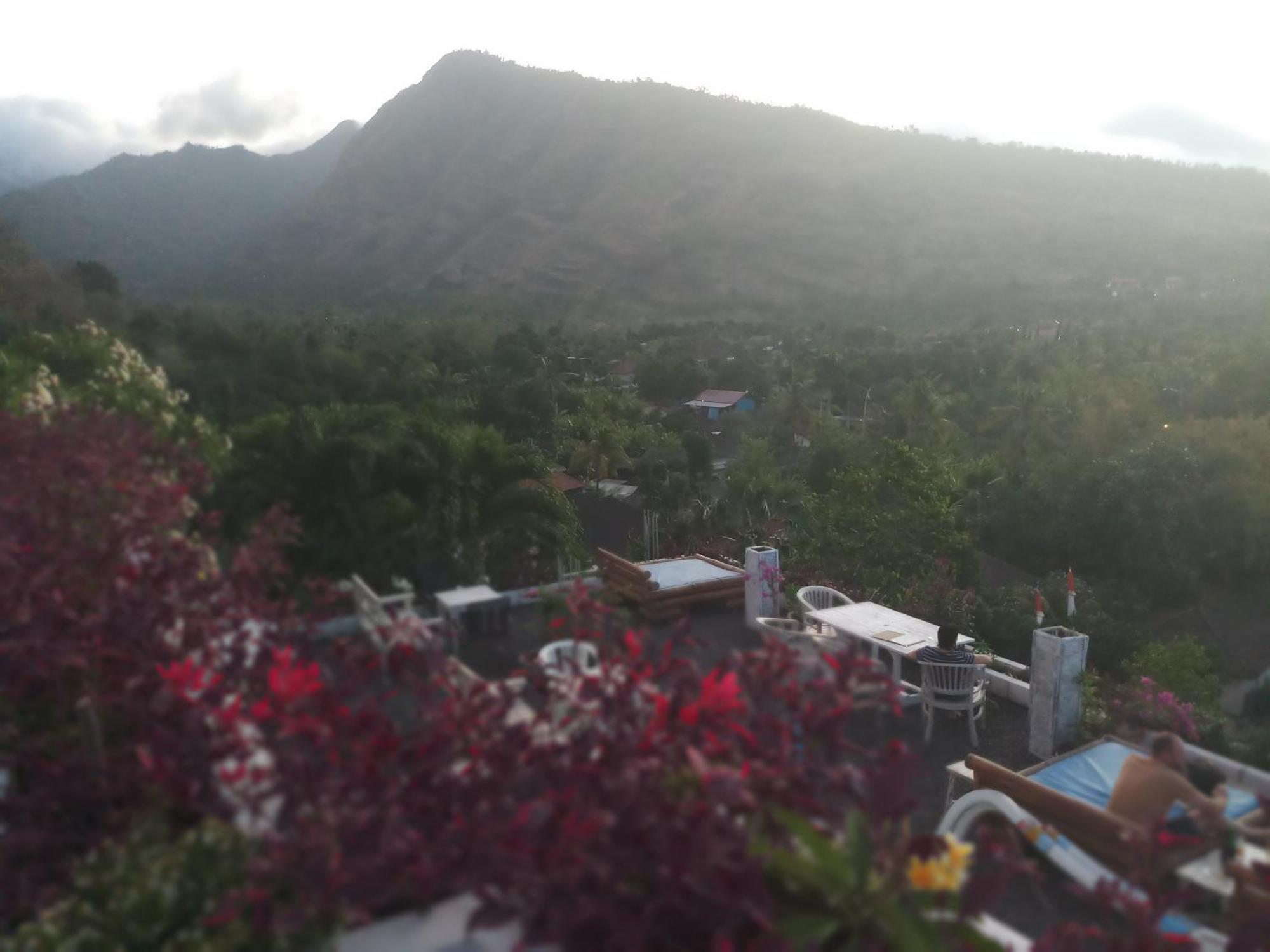 Waenis Sunset View Hotel And Restaurant, Amed, Bali المظهر الخارجي الصورة