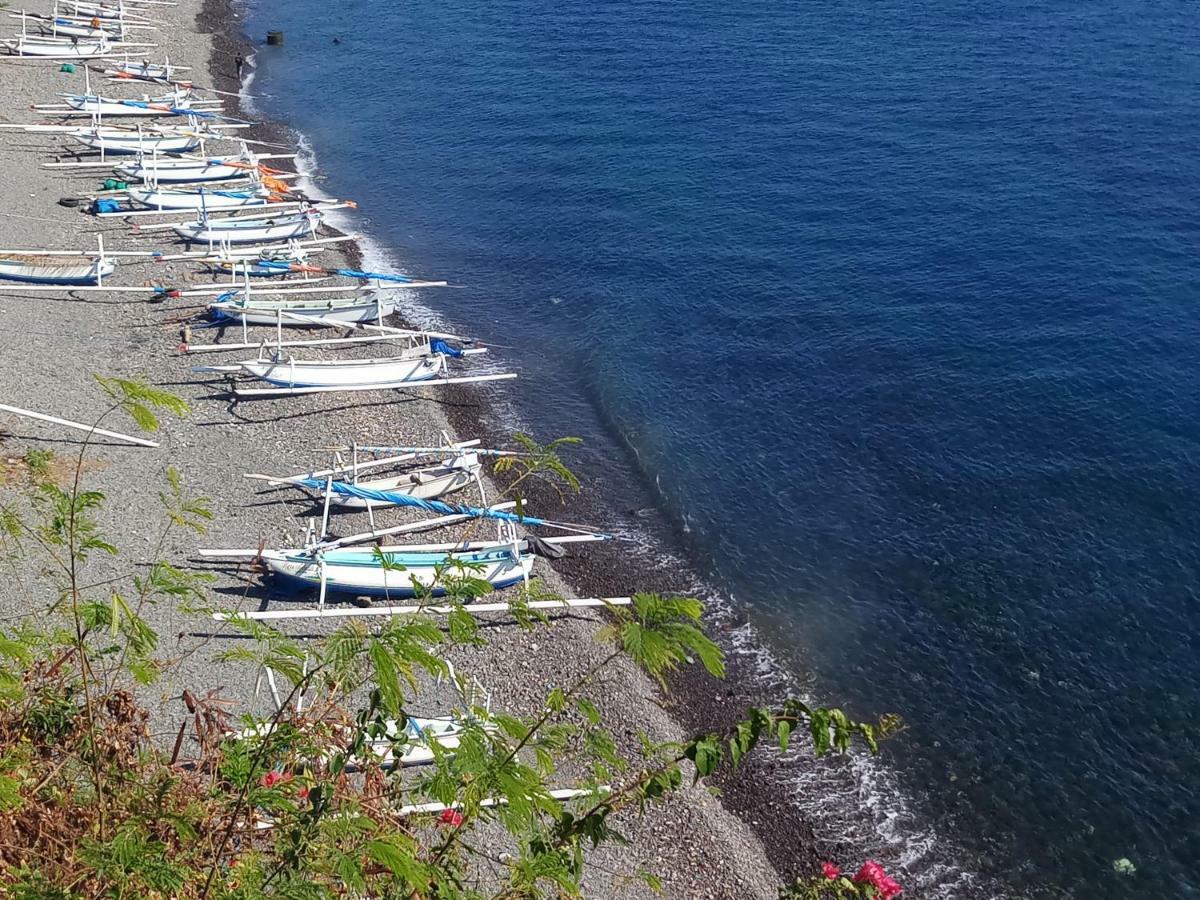 Waenis Sunset View Hotel And Restaurant, Amed, Bali المظهر الخارجي الصورة